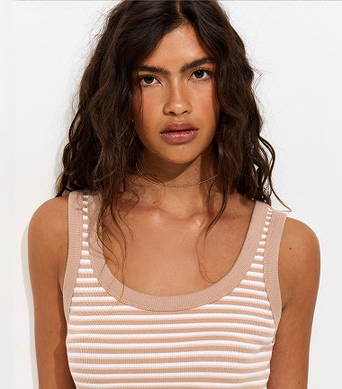 https://www.newlook.com/uk/womens/clothing/tops/blue-and-white-sea-print-shirred-peplum-cami-top/p/948666010