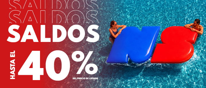 Overhead view of two people on red and blue pool inflatables beside bold 'Saldos - hasta el 40%' sale banner, summer discount advert