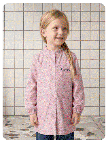 Mädchen Malkittel mit Rüschen-Stehkragen und Blumenmotiv personalisierbar - bonbonrosa