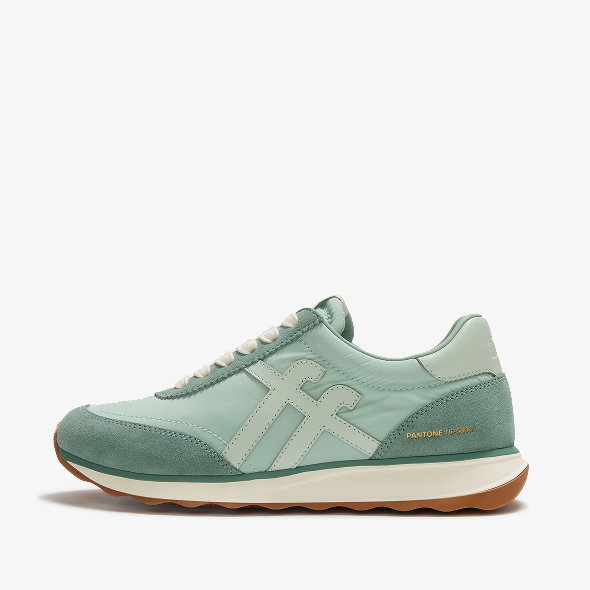 Pantone Retro-Q Trainers
