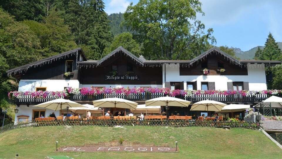 Soggiorno in Trentino nella Valle di Ledro con mezza pensione