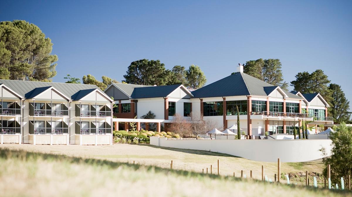 Barossa Valley Wine Country Escape near Jacob's Creek with Daily Breakfast & Tasting Experience