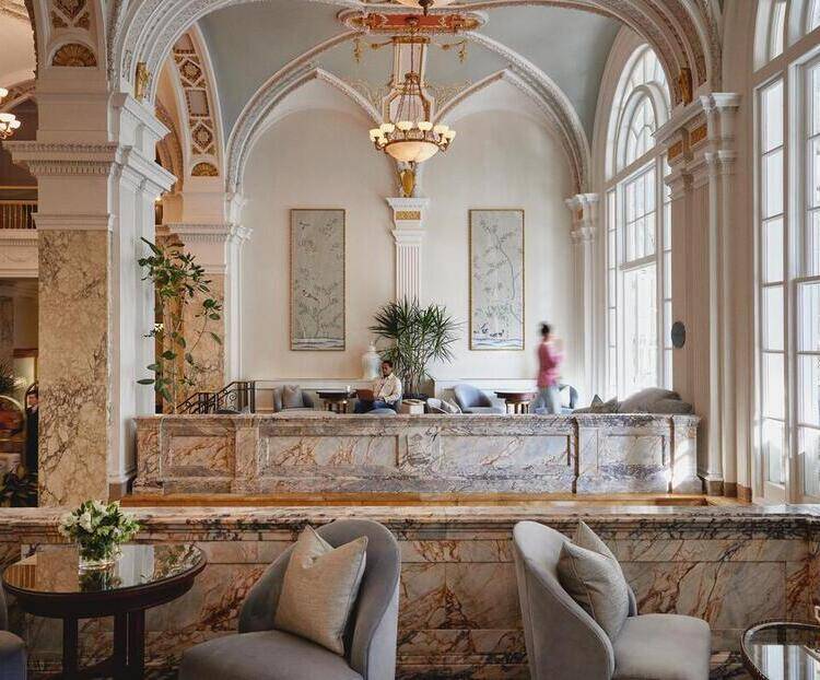 Find great deals on luxury hotels. 