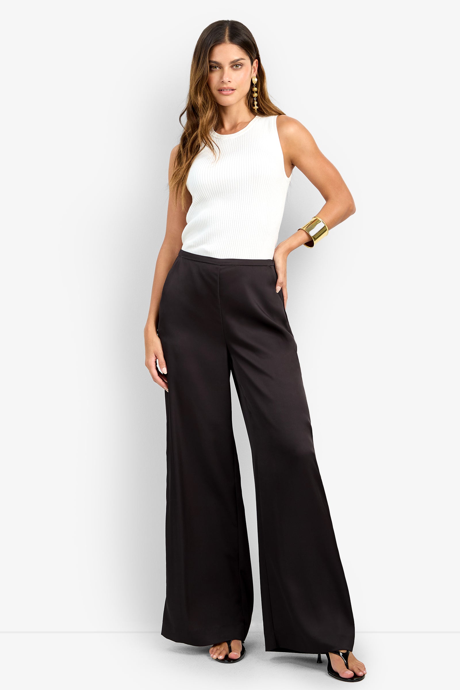 Tavia Pant