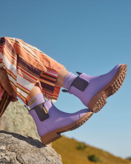 A pop of color this summer with Dusty Lilac!