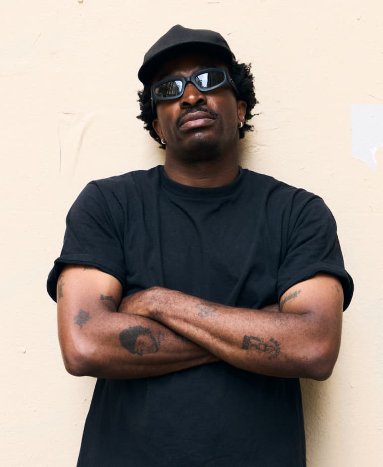 @Bnjmn.mn wears the Alton in triple black