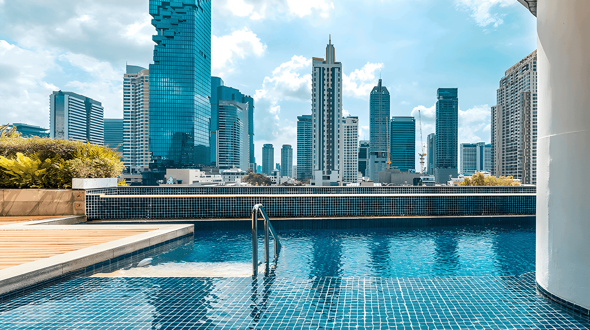 Bangkok Glamour with Daily Breakfast, Club Lounge Access & Nightly Free-Flow Cocktails