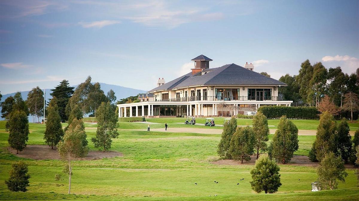 Yarra Valley Wine Country Retreat with Daily Breakfast & Nightly A$20 Dining Credit