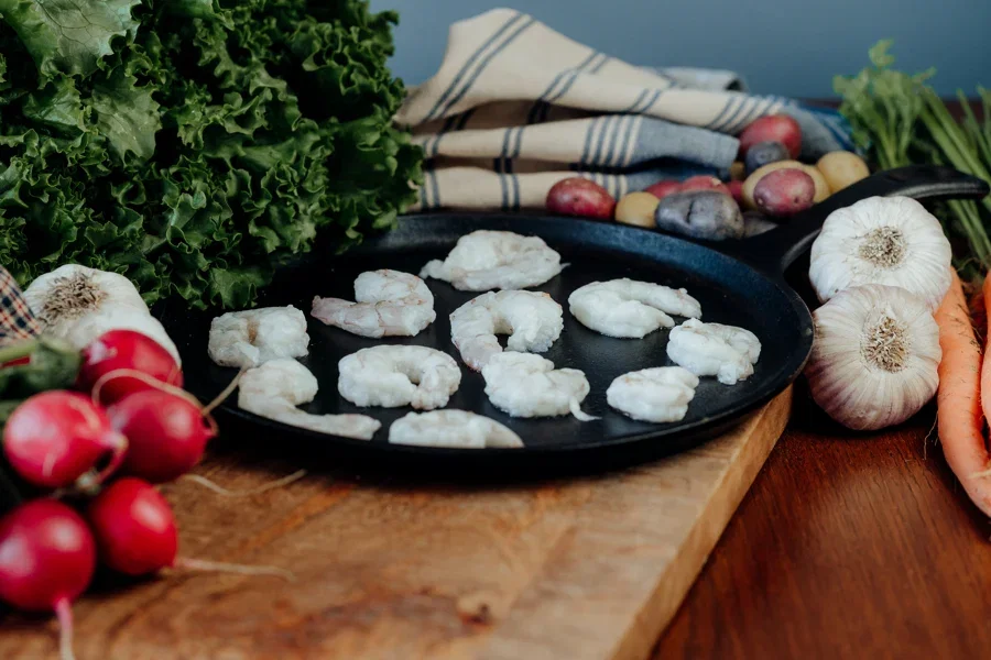 Image of Wild-Caught Premium Peeled Raw Shrimp - 2 lbs. (21-25 count)