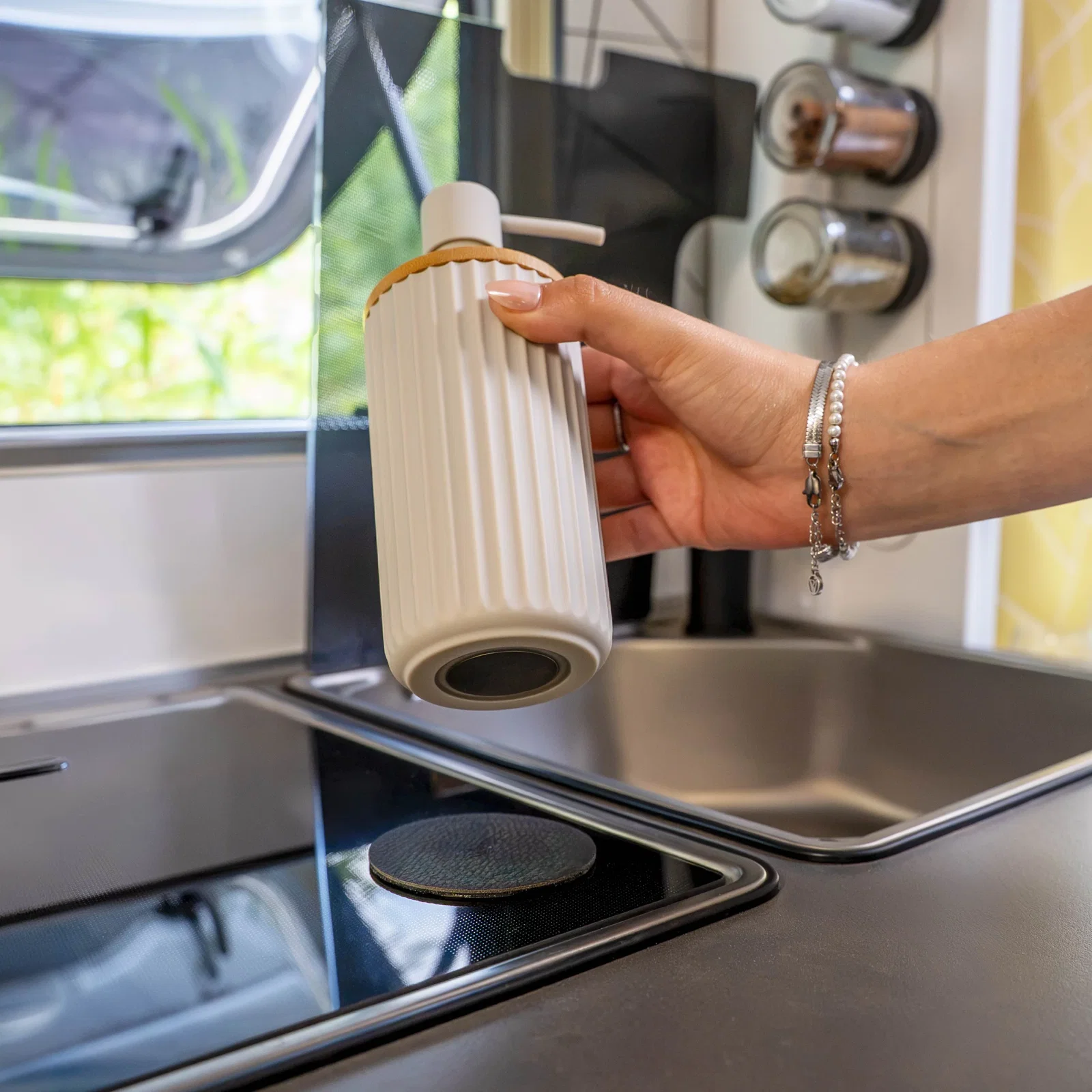 Image of Magnetic Soap Dispenser with Pad BLACK