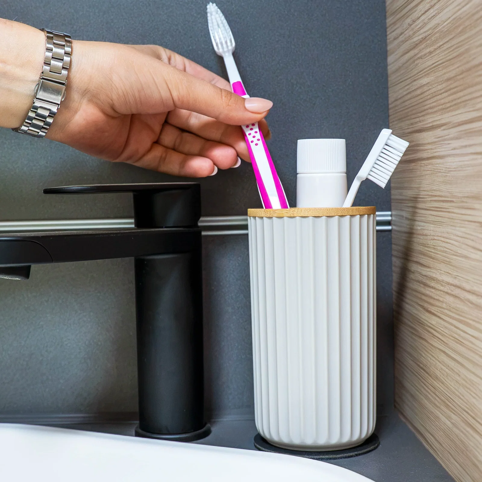 Image of Magnetic Toothbrush Holder including Pad BLACK