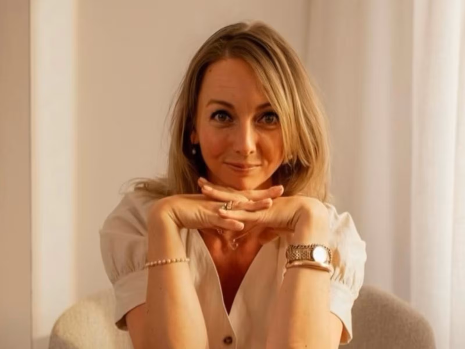 Debbie Breg openhartig over B&B Vol Liefde én Art Rooijakkers: ‘Had je dat niet meteen kunnen zeggen?’