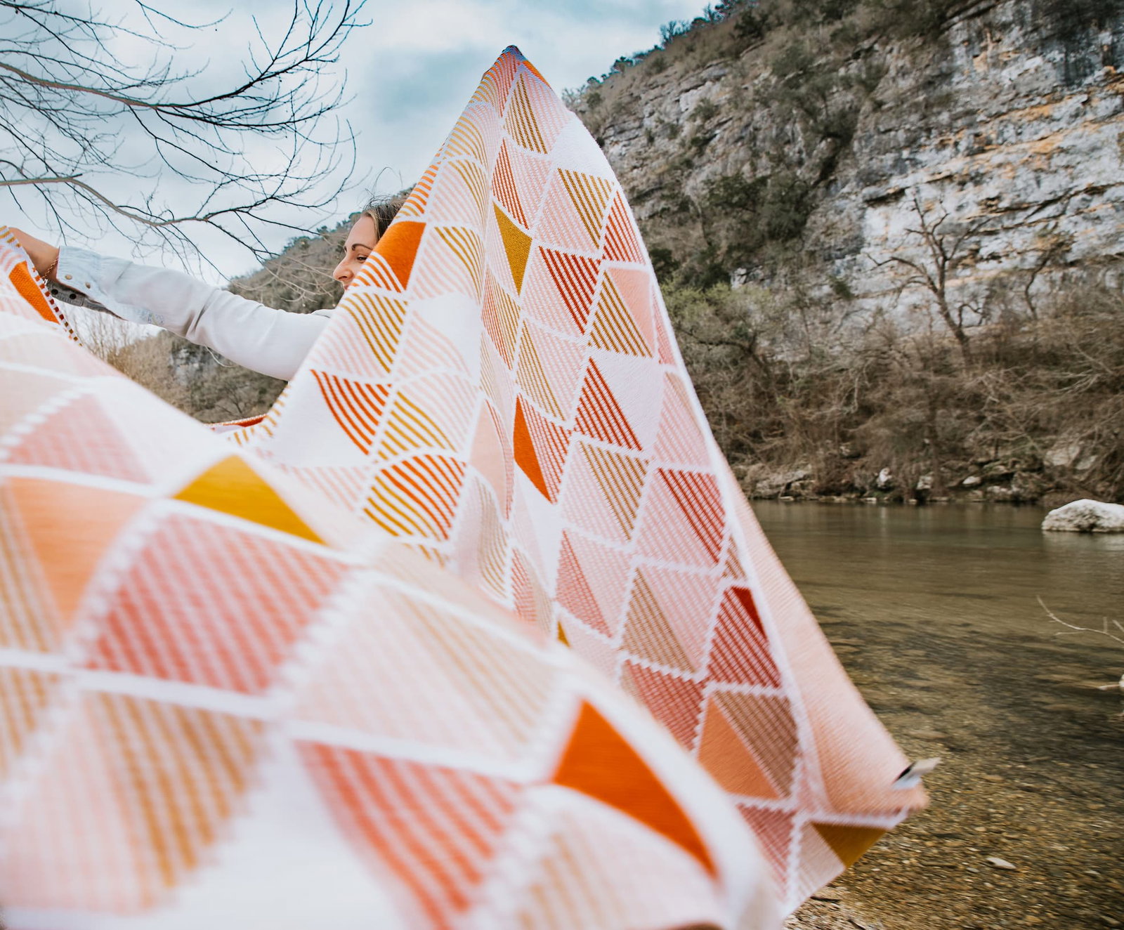 Seek & Swoon throws