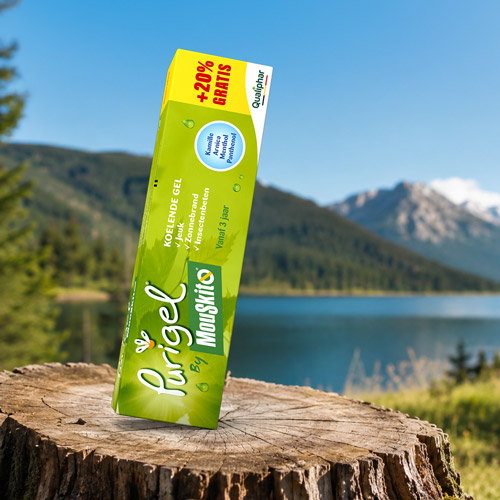 Purigel by Mouskito cooling gel box with "+20% gratis" label on a tree stump against a lake and mountain landscape
