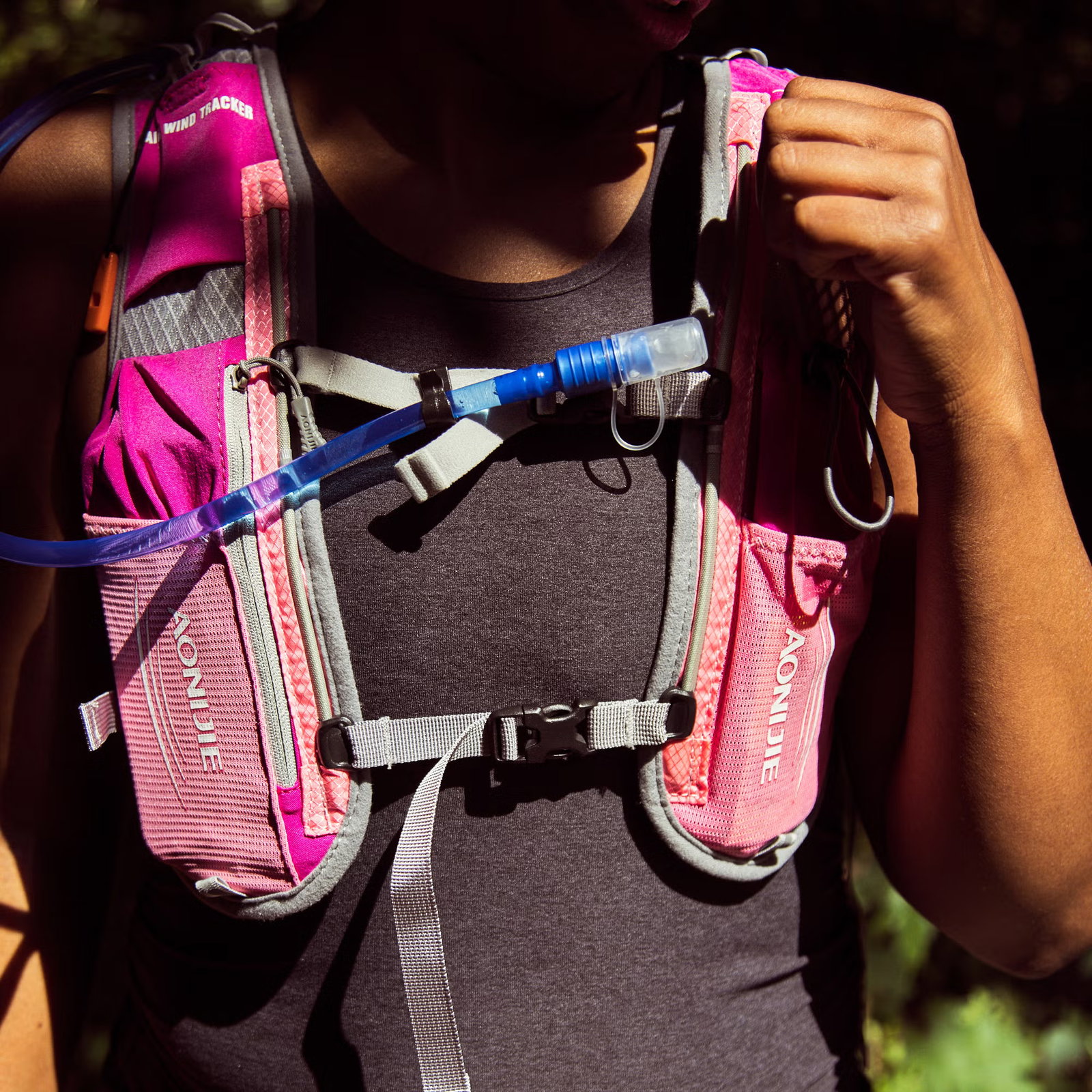 This Azarxis Hydration Vest Costs Less Than $40—It’s a Smart First Buy for New Half and Full-Marathoners