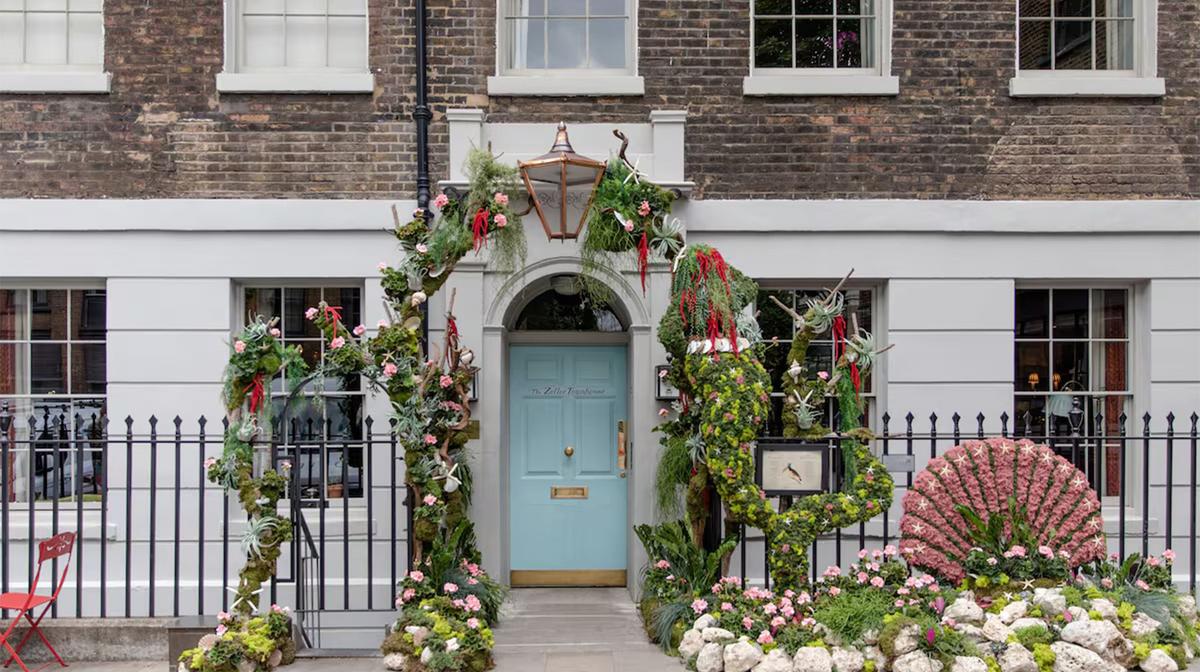 Historic London Townhouse Luxury with Daily Breakfast & Nightly Cocktails