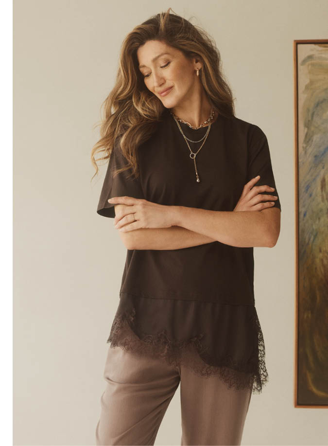 Short Sleeve Lace Hem Top in Chocolate