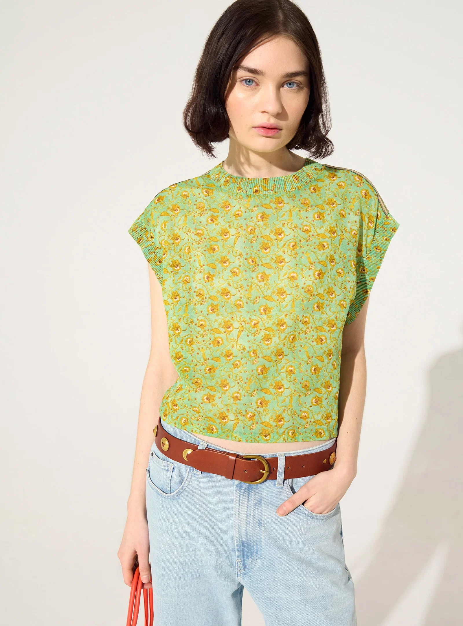 Image of Blouse ajustée plissée imprimée en coton vert