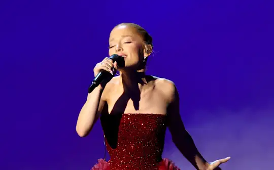 Ariana Grande Image