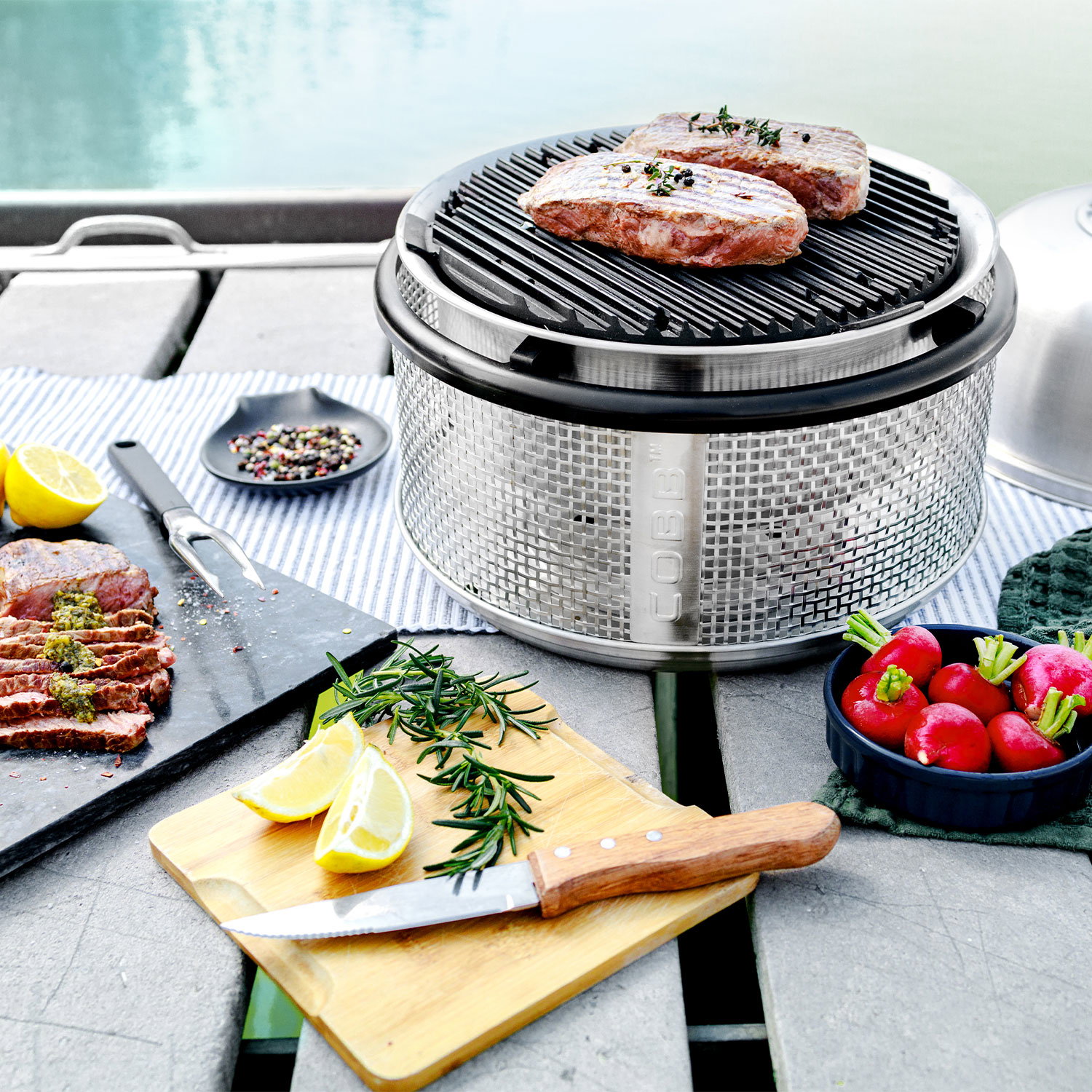 Cobb Premier Air Deluxe BBQ