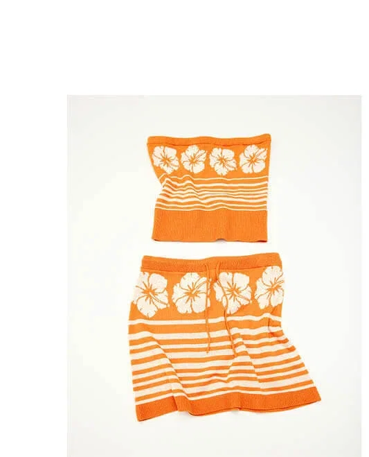 Cropped top with floral printed knit
