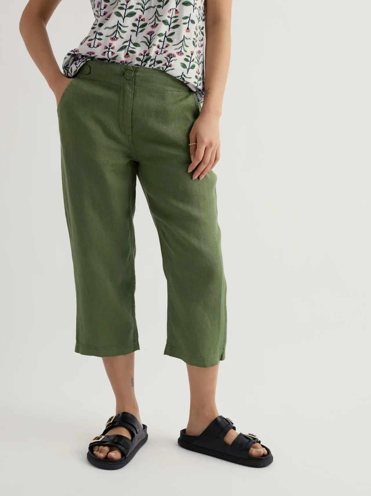 Brawn Point Straight Leg Crops