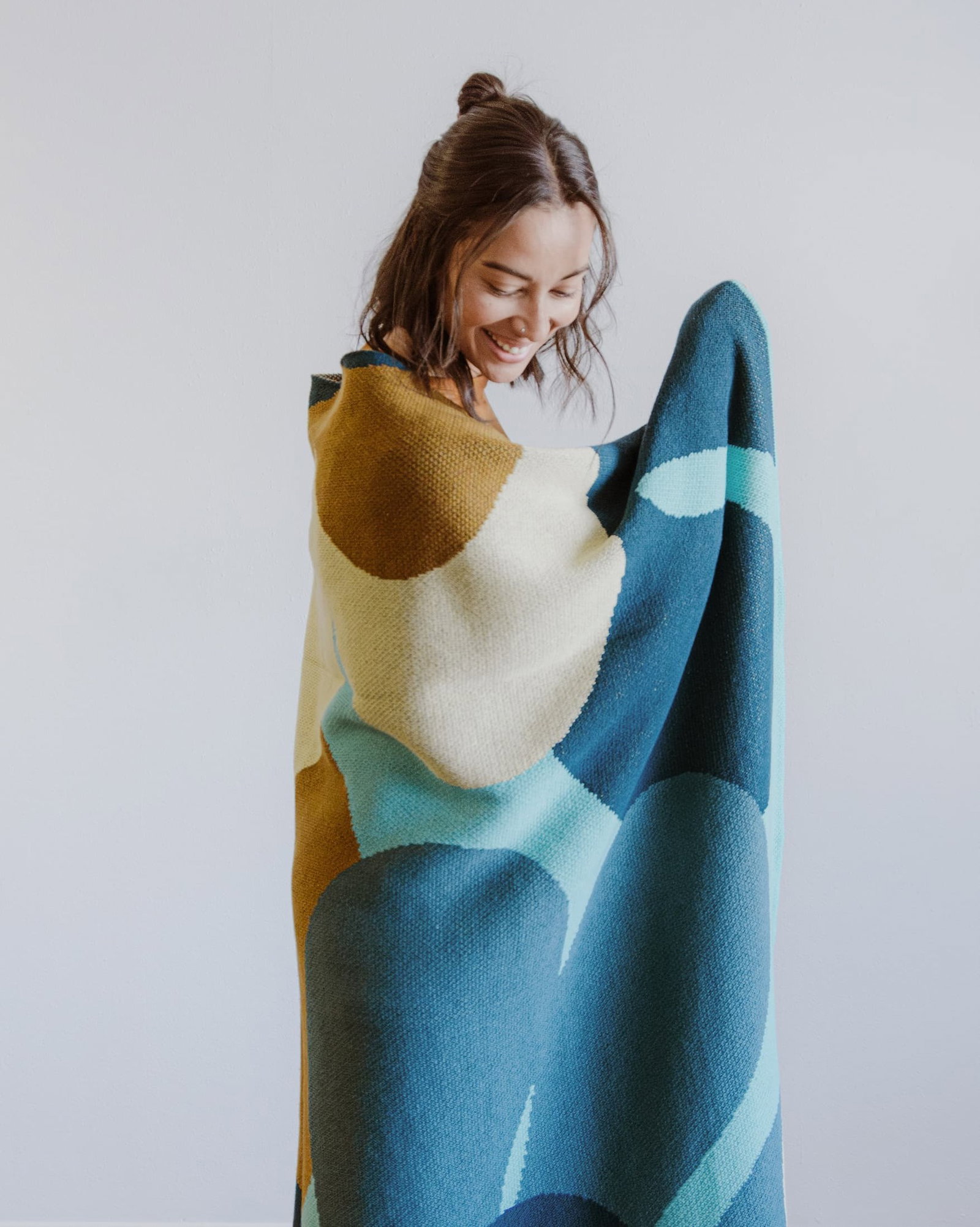 Seek & Swoon throw