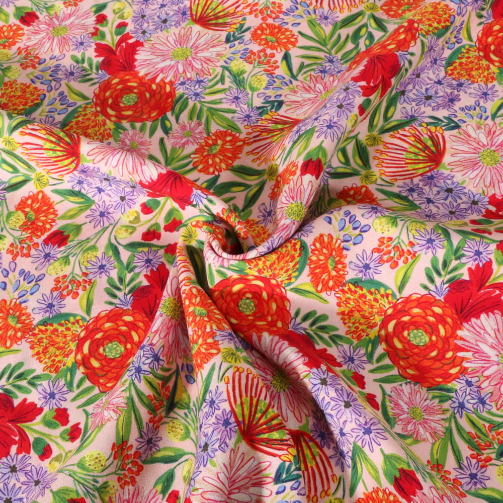 Tissu Viscose EcoVero Floral sur fond Rose pâle