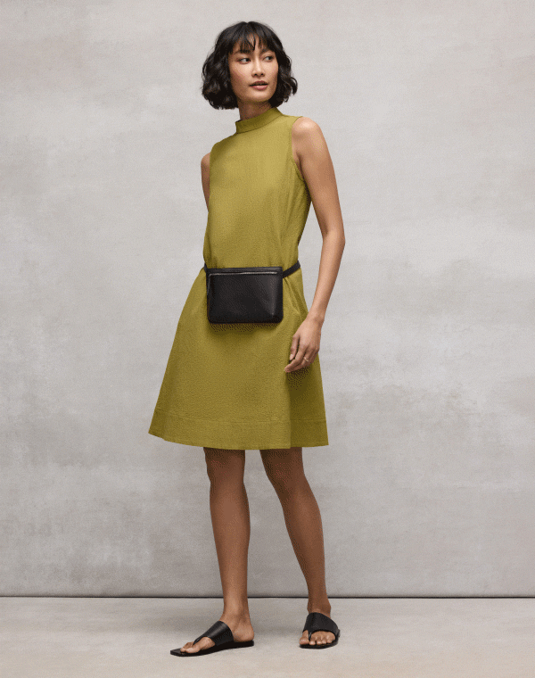 A simple silhouette, in organic cotton with breezy texture.