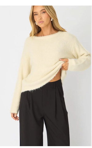 White Loose Long Sleeve Boat Neck Knit