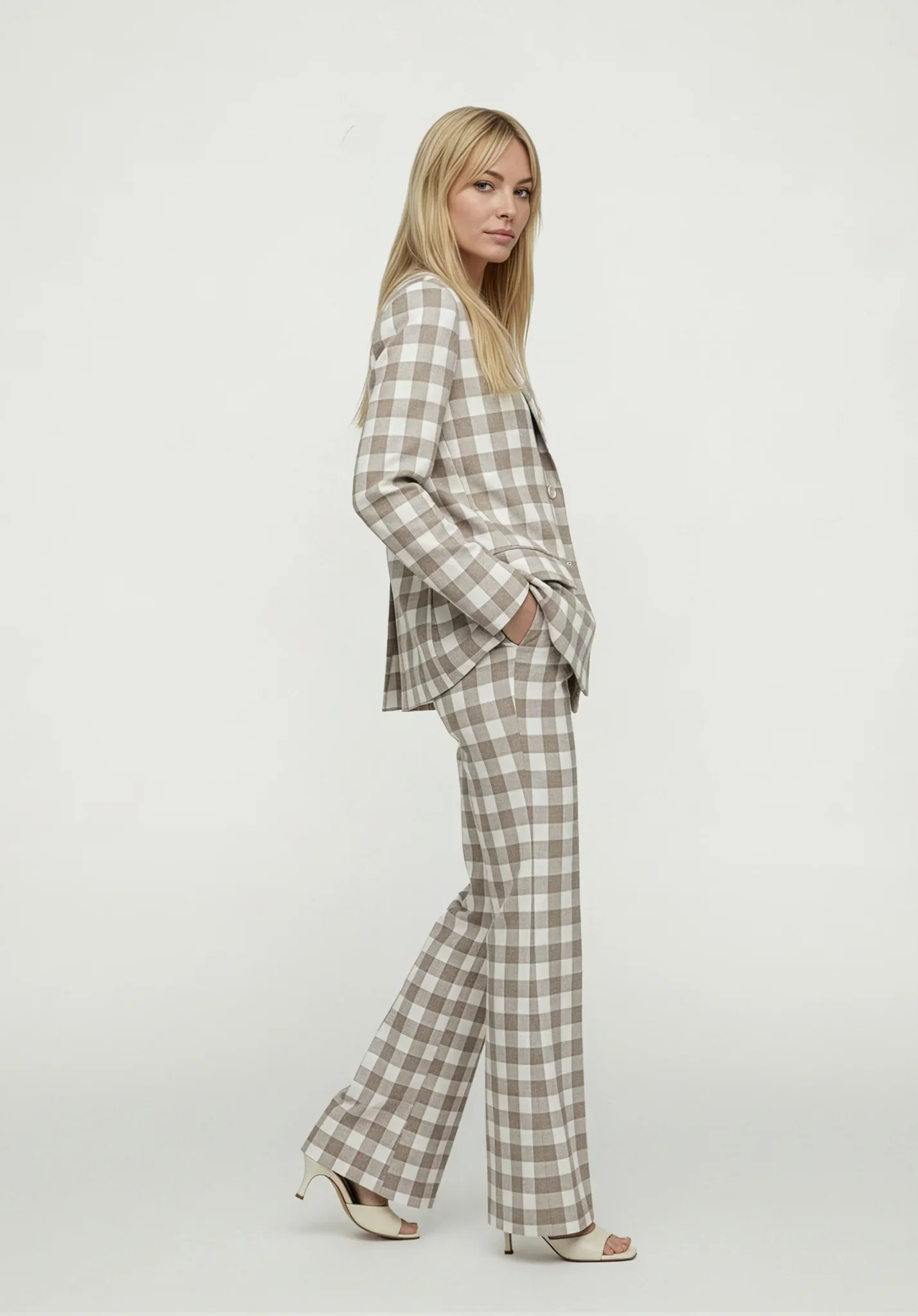 Image of Oatley Check Print Blazer Jacket in Brown