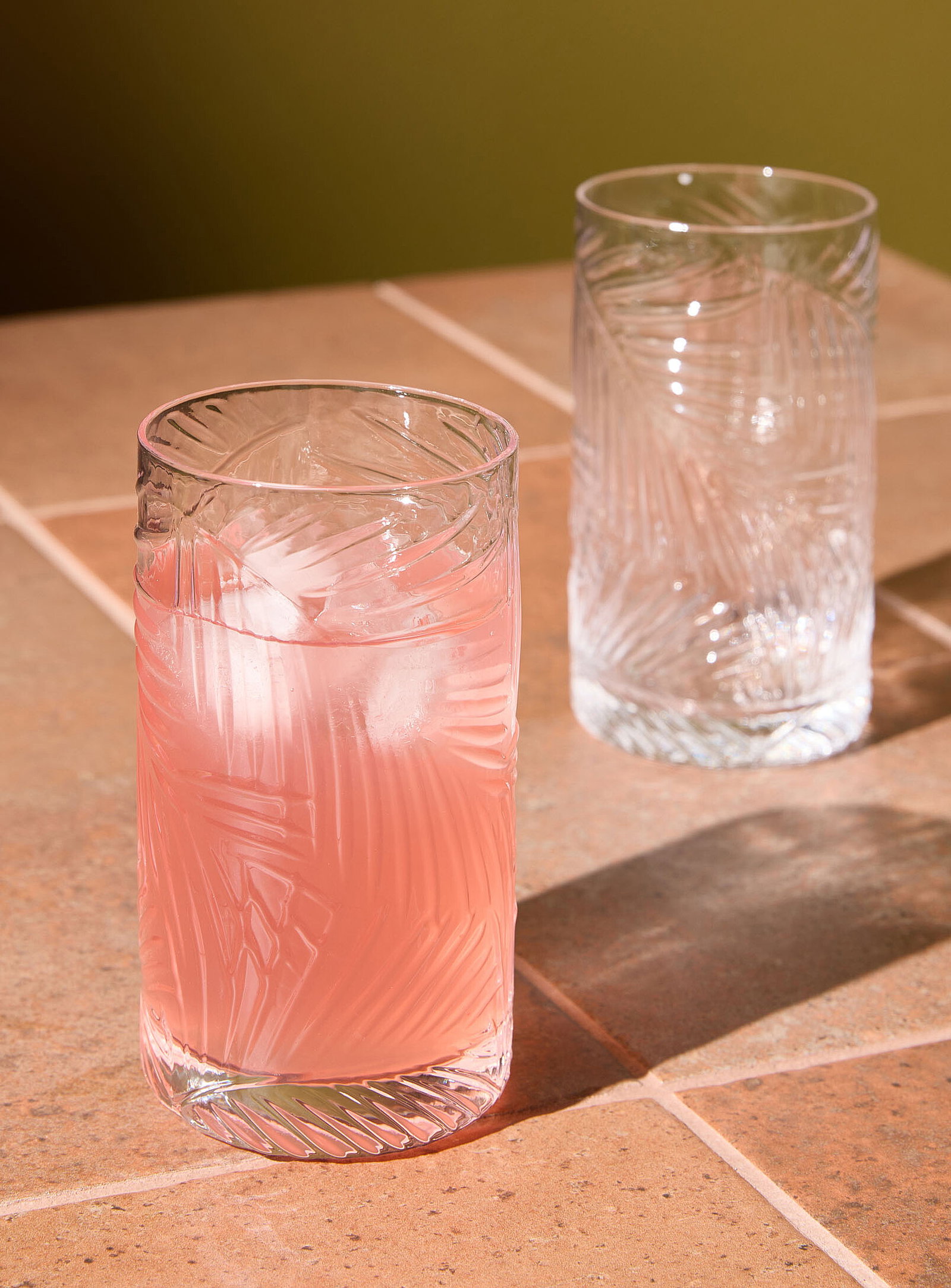 Embossed foliage large glasses<br>Set of 2