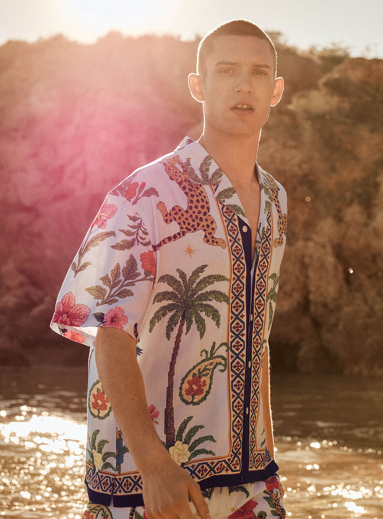 Jaguar tapestry camp shirt<br><b>Comfort fit</b>