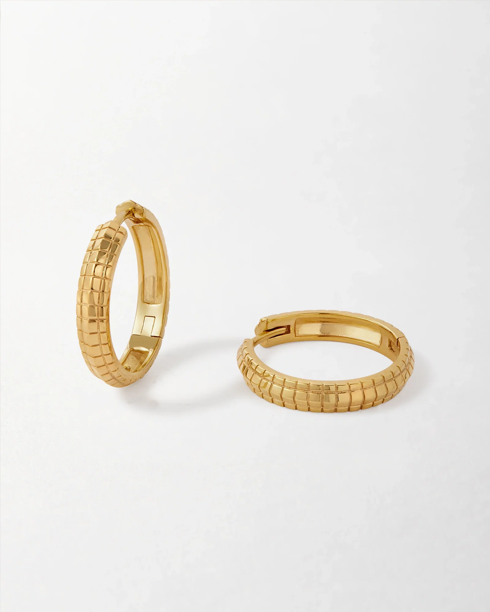 Image of Lattice Medium Hoop Earrings - Gold