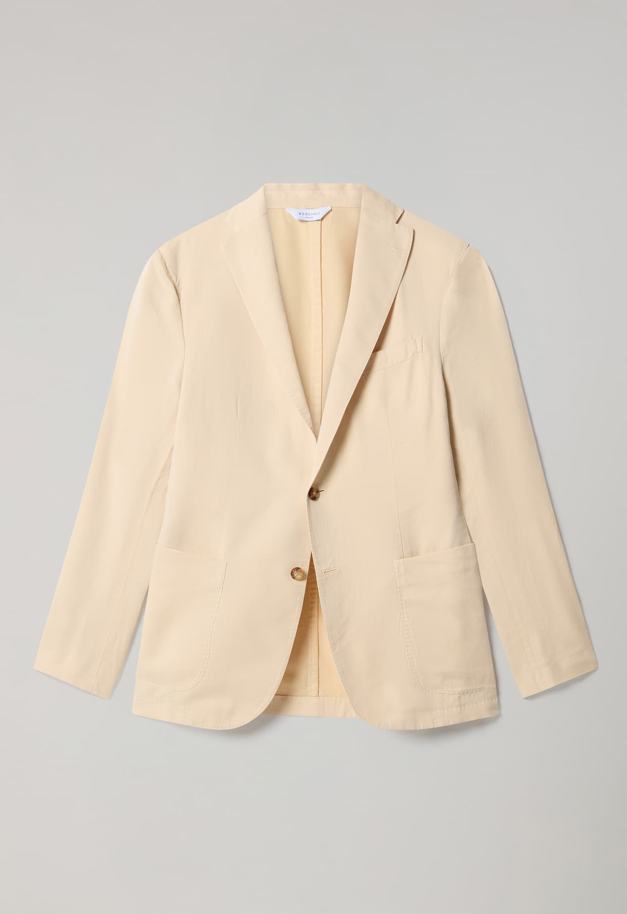 cream single-breasted suit 