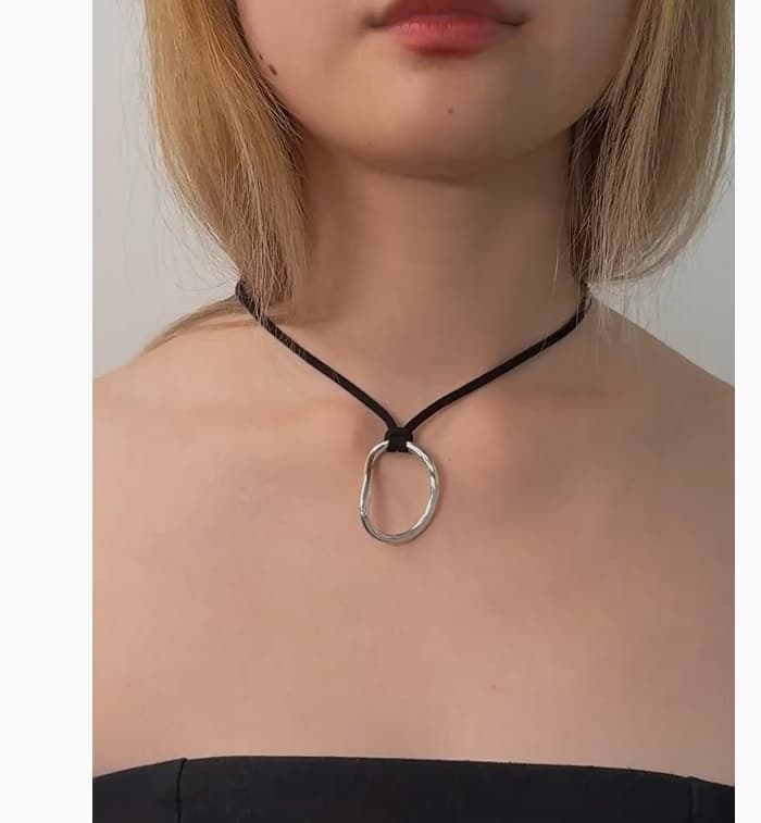 Short Gabriela Pendant [Experiment]