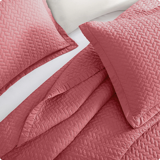 Shop Retro Rose Oversized Quilt Sets