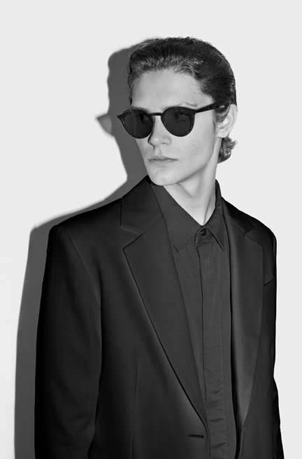 Mann mit Sonnenbrille