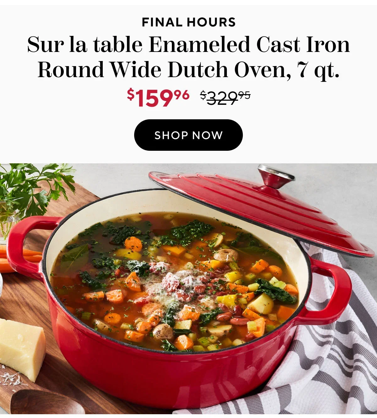 Sur la table Enameled Cast Iron Round Wide Dutch Oven, 7 qt.
