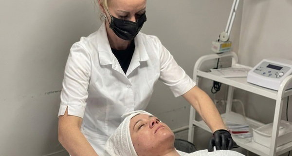 Professional Signature Facials for Refreshed Skin & Natural Glow