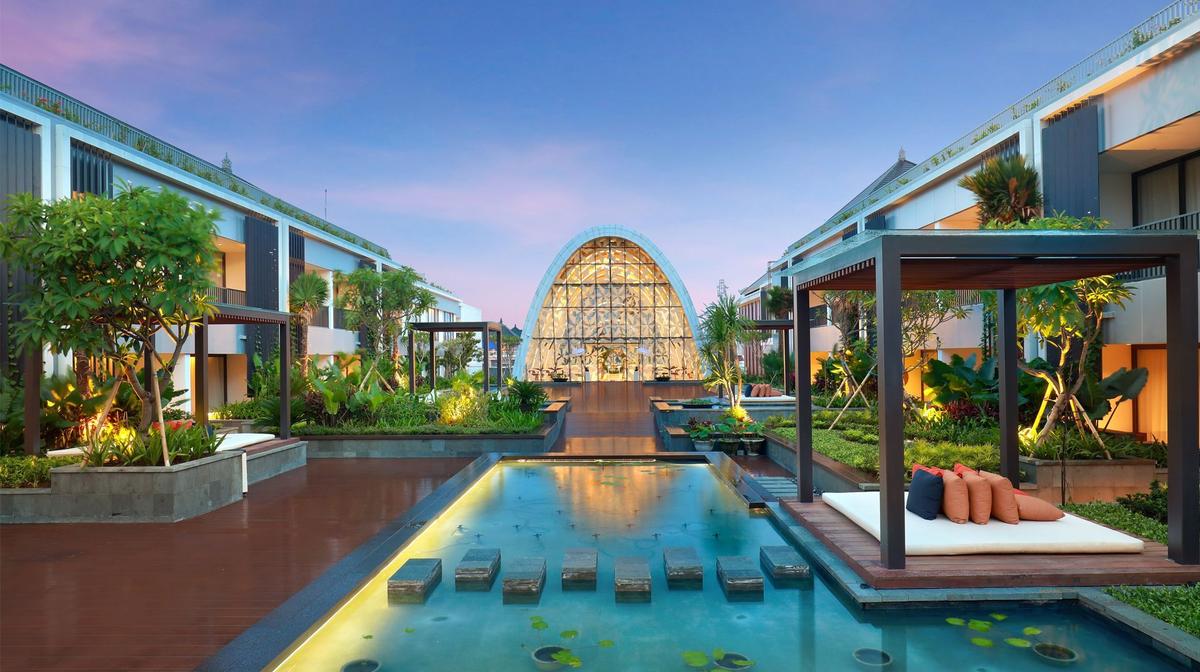 Ultra-Spacious South Kuta Stay with Daily Breakfast & Nightly Free-Flow Cocktail Hour