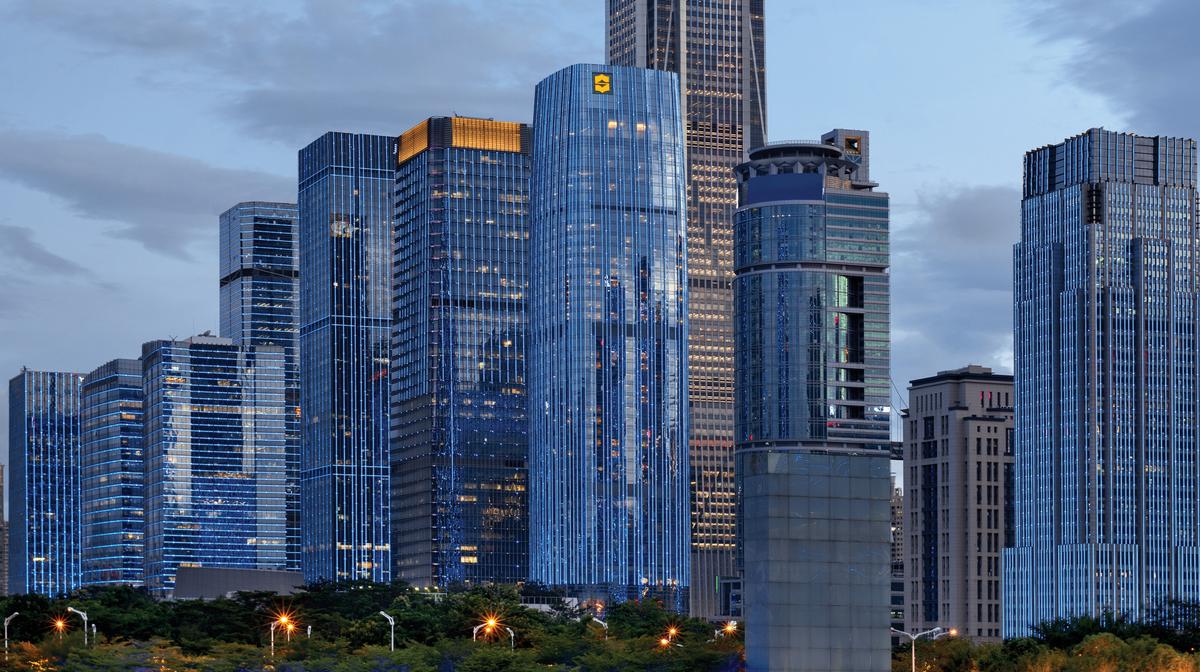 China Sky-High Elegance 15 Minutes from Hong Kong with Daily Breakfast, Drinks & Club Lounge Access