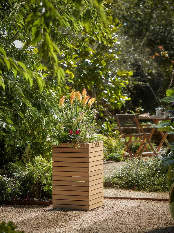 Salva Column Planters
