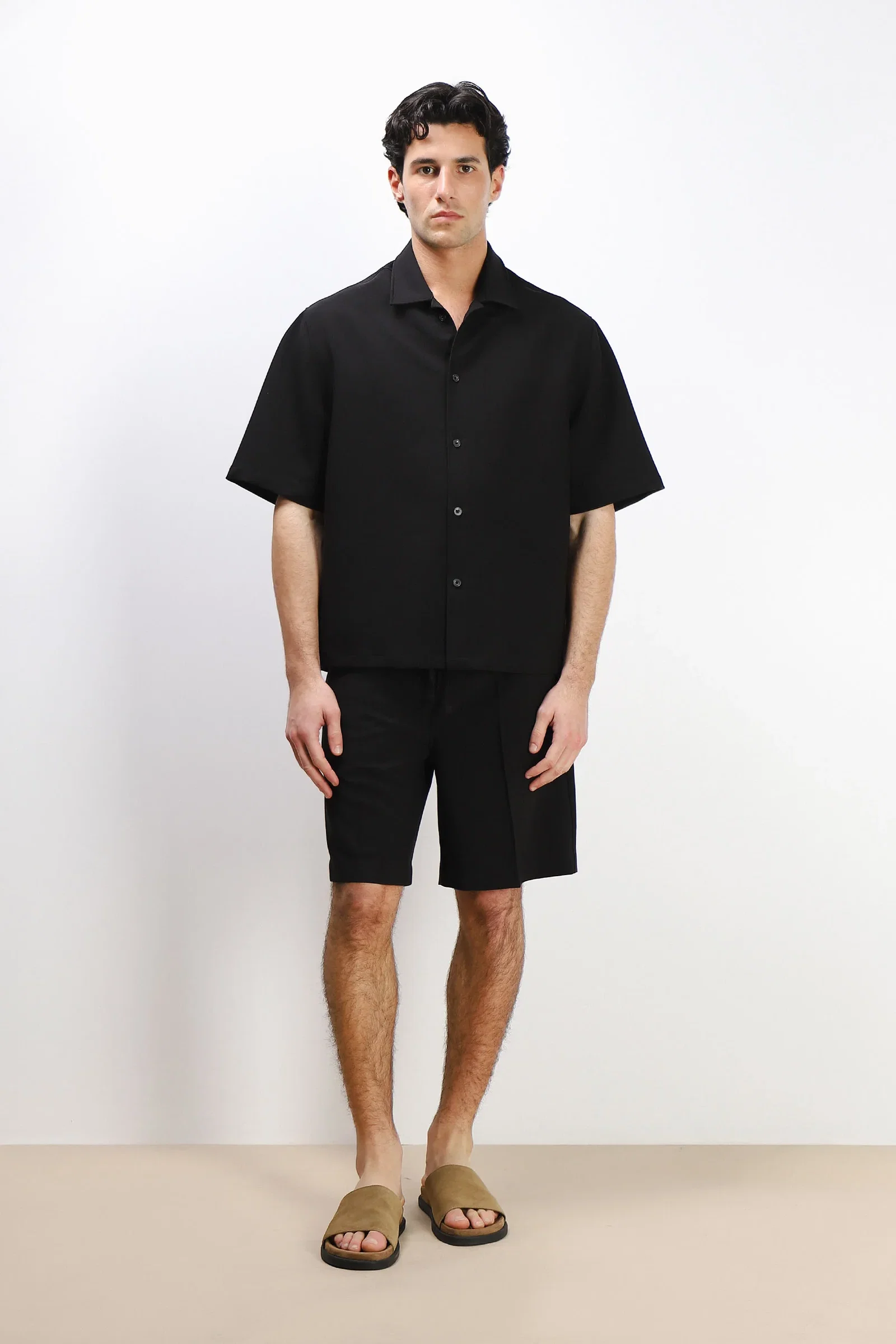Image of BERMUDA JOGGER 