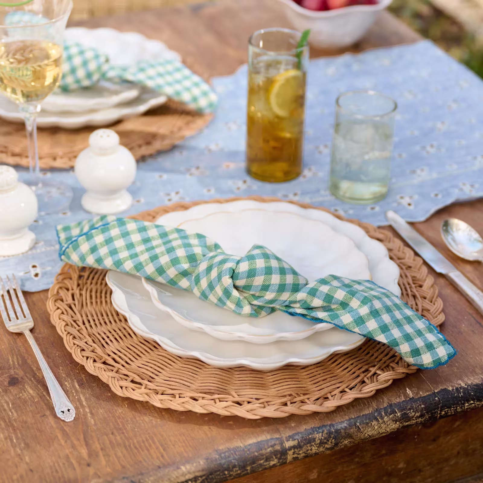 SHOP TABLETOP