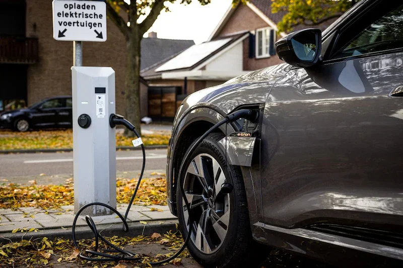 Dit zijn de meest én minst EV-vriendelijke gemeentes van Nederland