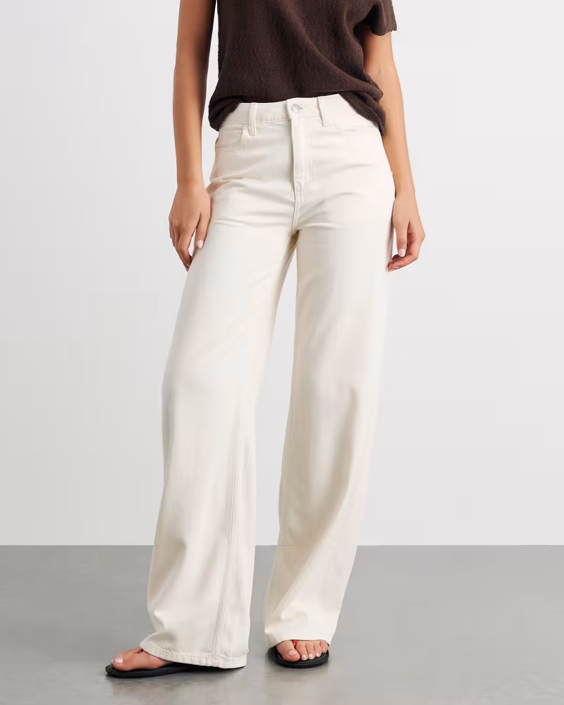 Image of Loe Mid Rise Straight Jean