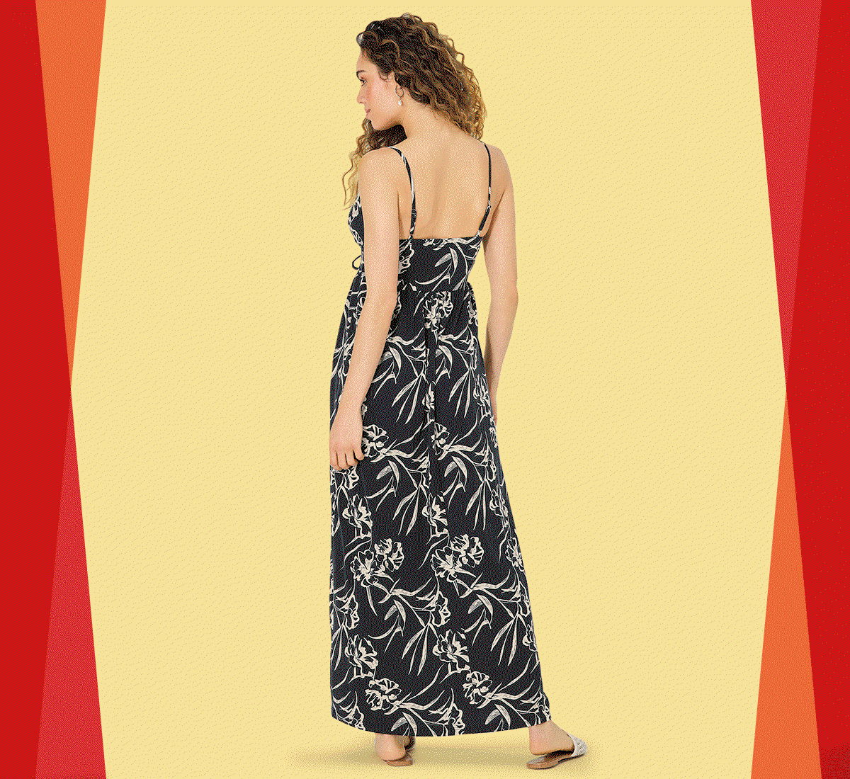 Damenmodel trägt Kleid mit verstellbaren Trägern und Muster, Frontalansicht und Rückansicht.