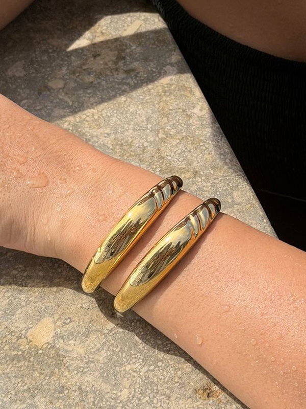 nelle bangle gold