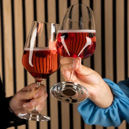 Magnetic crystal glasses WINE